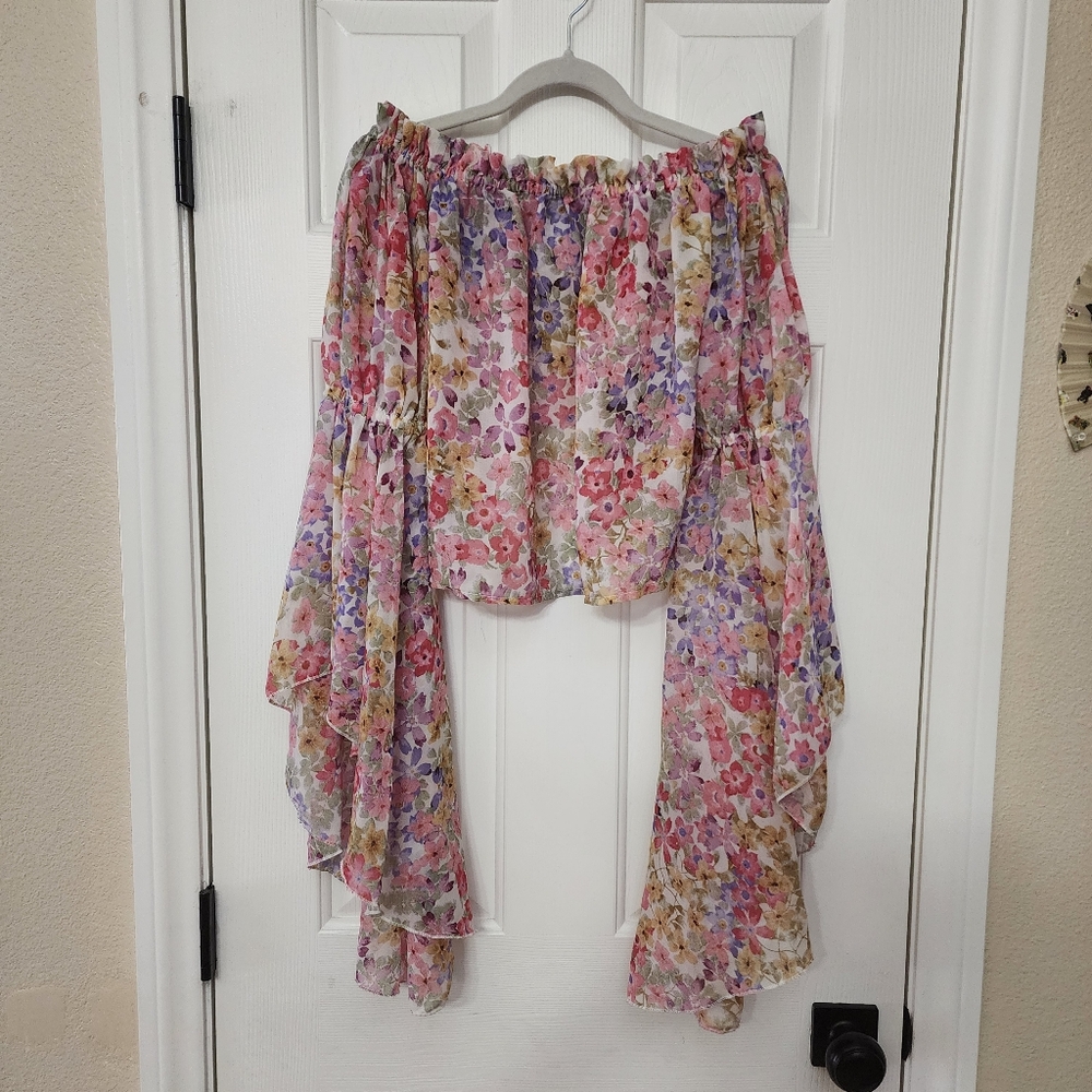 Floral Multicolor Women's boho bell sleeve festival top size medium